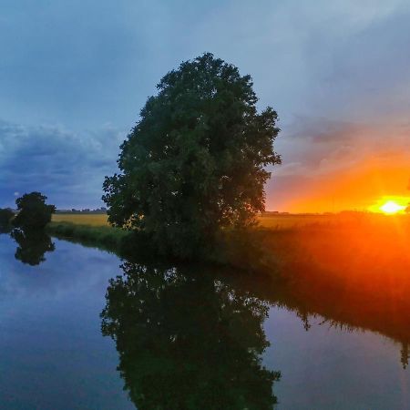 Ferienglueck An Der Nordsee Buche Deine Erdgeschoss-Ferienwohnung Mit Kamin Terrasse Und Eingezaeuntem Garten Fuer Unvergessliche Auszeiten Altfunnixsiel Екстер'єр фото