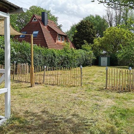 Ferienglueck An Der Nordsee Buche Deine Erdgeschoss-Ferienwohnung Mit Kamin Terrasse Und Eingezaeuntem Garten Fuer Unvergessliche Auszeiten Altfunnixsiel Екстер'єр фото