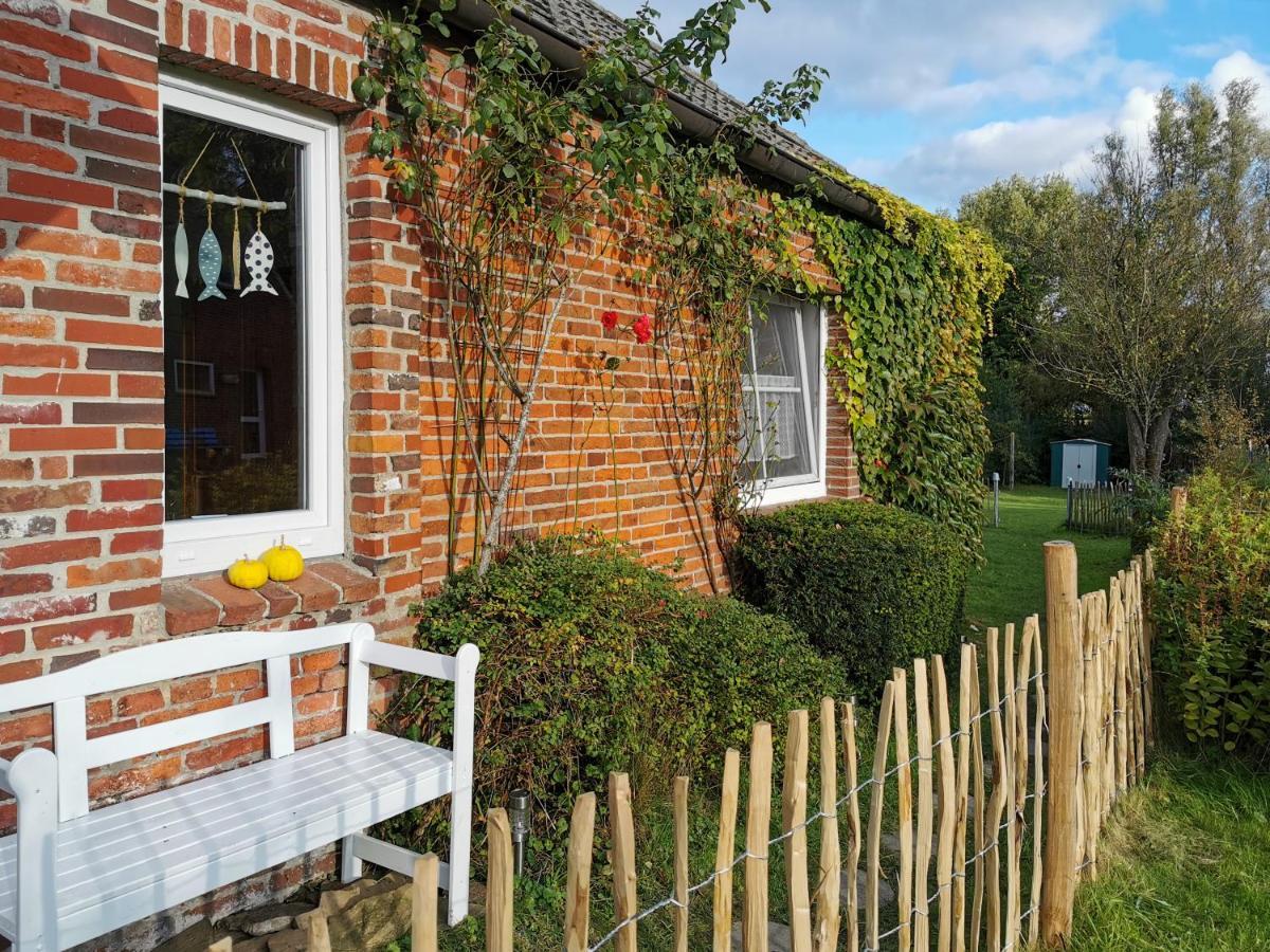 Ferienglueck An Der Nordsee Buche Deine Erdgeschoss-Ferienwohnung Mit Kamin Terrasse Und Eingezaeuntem Garten Fuer Unvergessliche Auszeiten Altfunnixsiel Екстер'єр фото