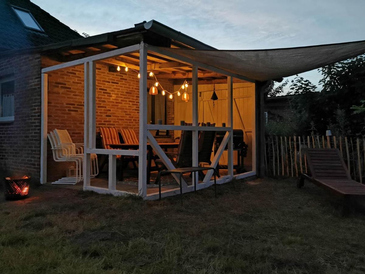 Ferienglueck An Der Nordsee Buche Deine Erdgeschoss-Ferienwohnung Mit Kamin Terrasse Und Eingezaeuntem Garten Fuer Unvergessliche Auszeiten Altfunnixsiel Екстер'єр фото